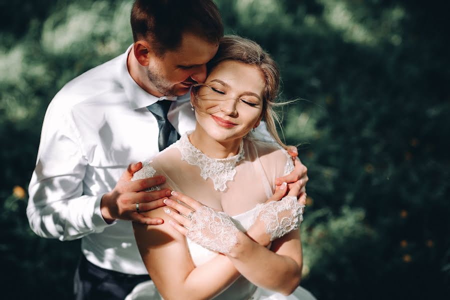 Fotógrafo de casamento Lyubov Konakova (lyubovkonakova). Foto de 12 de julho 2017