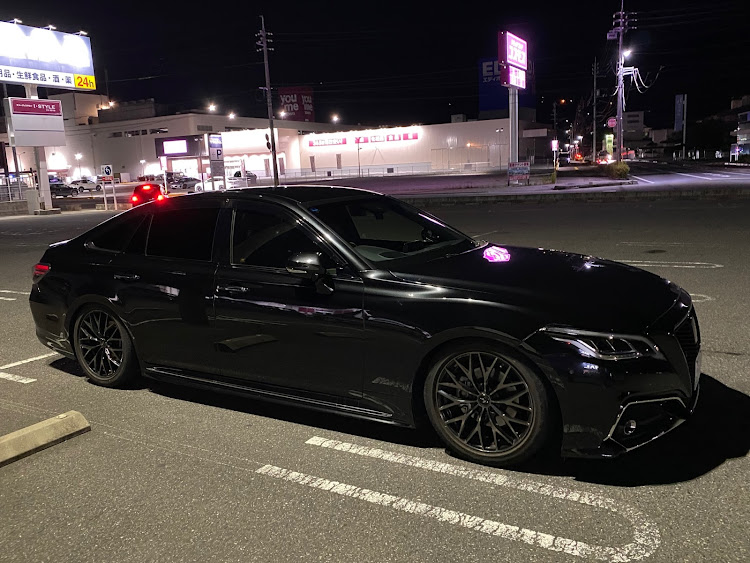 クラウンセダンの#220CROWN・レオニスMX・さむいに関するカスタム事例の投稿画像1枚目