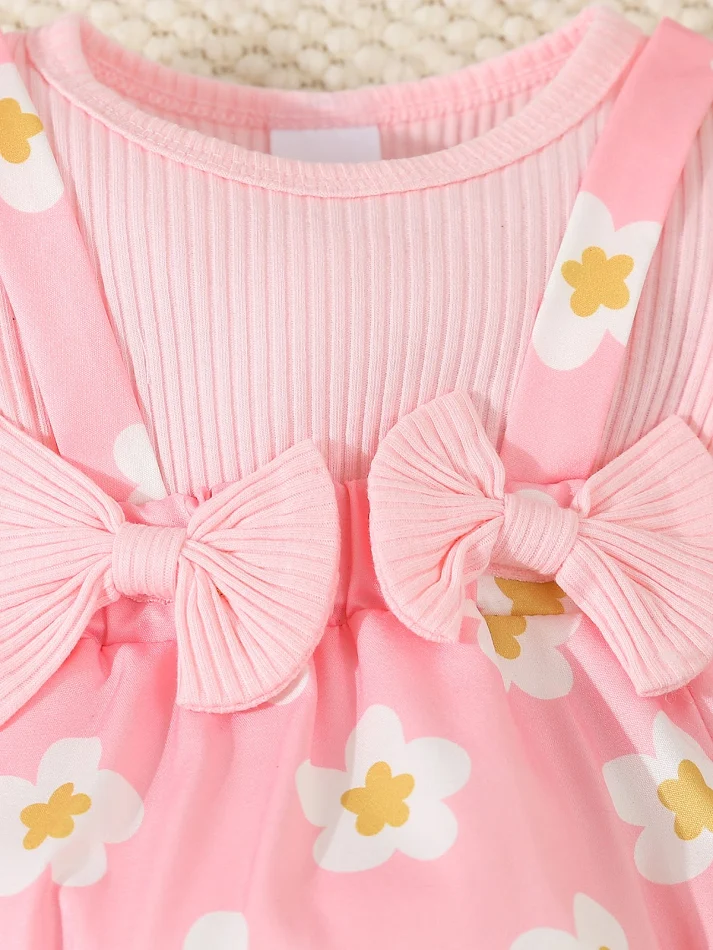 Baby-Dreieck-Jumpsuit – bequemer Einteiler für Babys, bietet Bewegungsfreiheit, atmungsaktiv und ideal für spielerische Entdeckungstouren.