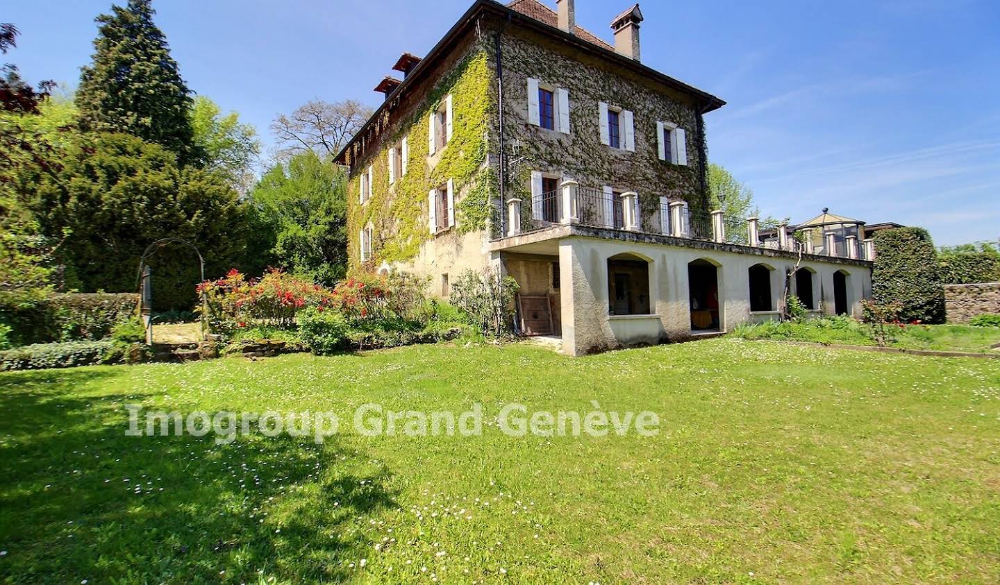 Property with pool Reignier