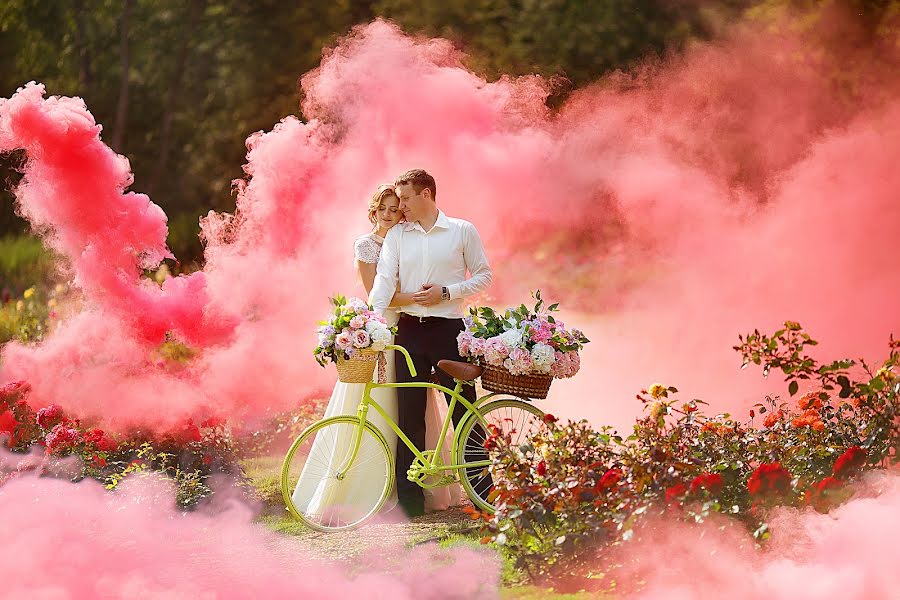 Fotógrafo de bodas Lena Astafeva (tigrdi). Foto del 13 de agosto 2015