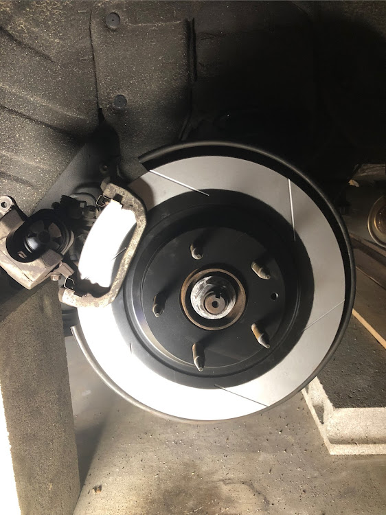 RX-8のブレーキパッド交換・ブレーキローター交換・整備記録・DIY・リアブレーキに関するカスタム事例の投稿画像5枚目