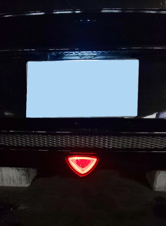 RX-8のリアフォグ・ロータリーデザイン・イルミに関するカスタム事例の投稿画像2枚目
