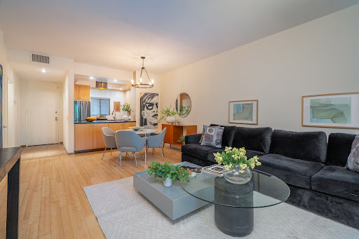Appartement contemporain avec terrasse et piscine 4