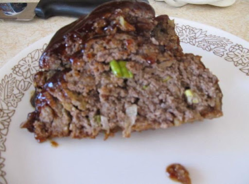 Ser4ve your favourite sides with this tasty meatloaf