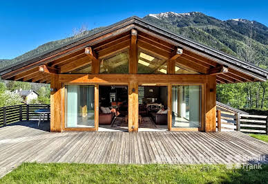 Chalet with terrace 16