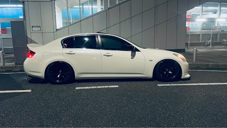 スカイラインのダックテールセダン・V36 スカイライン・徘徊に関するカスタム事例の投稿画像1枚目