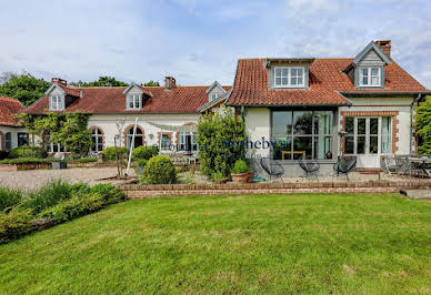 Maison avec jardin et terrasse 1