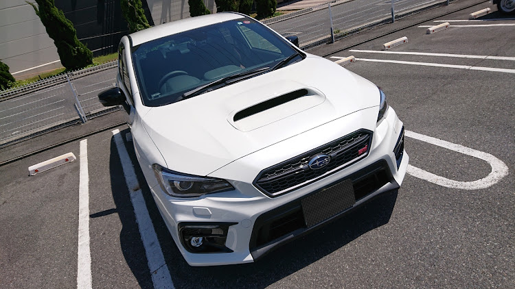 WRX S4のコーティング・ドリンクホルダー・伊の蔵レザー・トリップメーターノブキャップ・ダイソーに関するカスタム事例の投稿画像5枚目