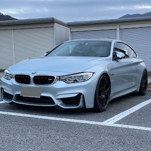 M4 クーペ F82