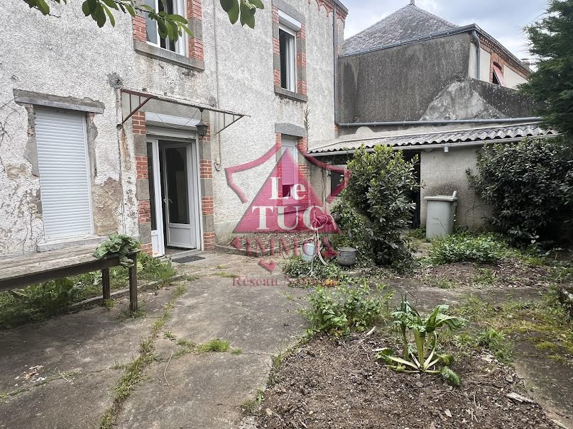 Vente maison 5 pièces 181 m² à Coulonges-Thouarsais (79330), 117 000 €