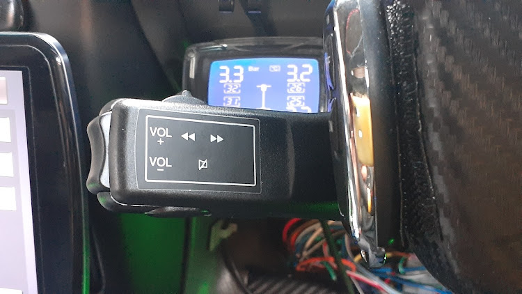 ワゴンR RRのREARMASTER ステアリング学習リモコン 車用 DVD カーナビ・DIY・PanasonicCNｰF1DVDに関するカスタム事例の投稿画像5枚目