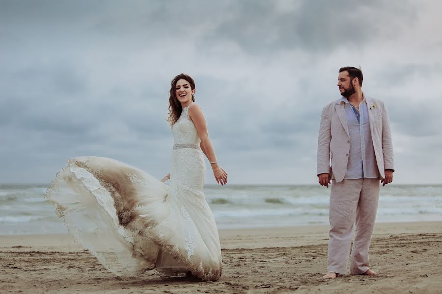 Fotografo di matrimoni Daniela Burgos (danielaburgos). Foto del 12 maggio 2017