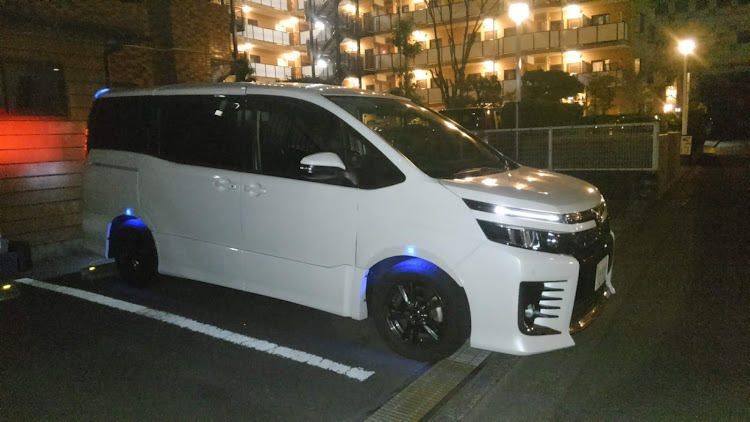 ヴォクシーのあなたの愛車のカスタム遍歴・i-tune FAMILY・ノーマル車高でも格好良いと言われたい！・ダウン風フェンダー、ローフォルムフェンダー、フェンダーモール、ダウンフォルム、オーバーフェンダー・グループLINEに関するカスタム事例の投稿画像2枚目