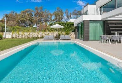 Property with pool 4