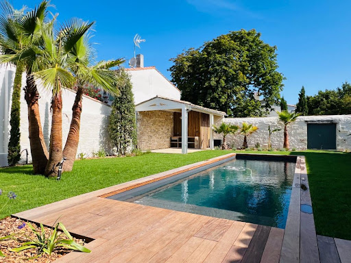Property with pool 3