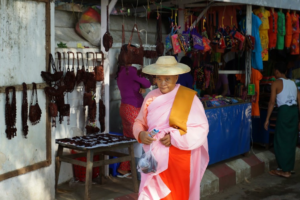 "Мы были в Мьянме!" "В Мя? В Мья? В Мня? Это что, это где?" ноябрь 2014г.