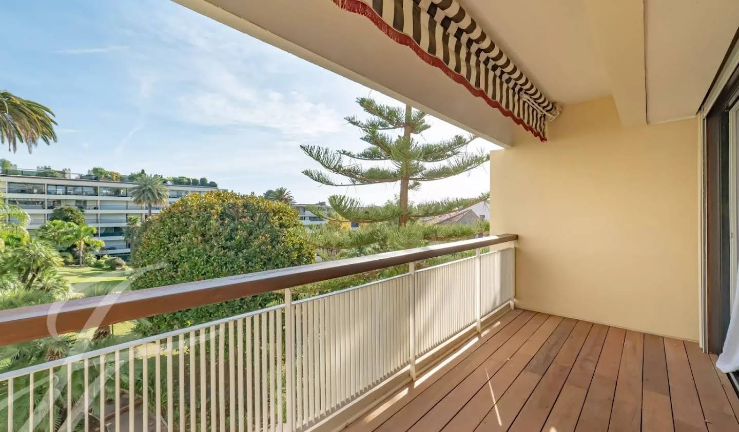 Apartment with terrace Cannes