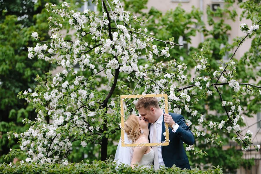 結婚式の写真家Dmitriy Nakhodnov (nakhodnov)。2016 4月19日の写真