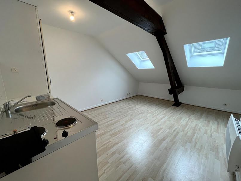 Location  appartement 1 pièce 19 m² à Chauny (02300), 305 €