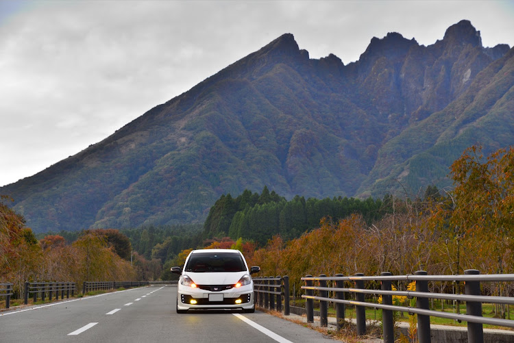 フィットのゆっくり走ろう福岡・90年代スタイル・根子岳・車検通るかしら…🫣・愛車の好きな角度に関するカスタム事例の投稿画像6枚目