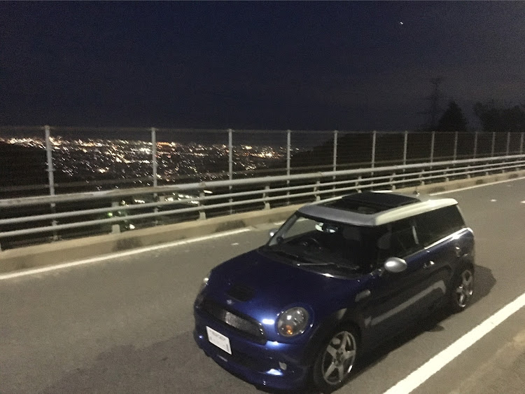 BMW ミニのドライブ・夜景と愛車に関するカスタム事例の投稿画像1枚目