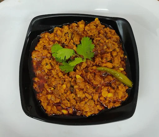 Paaji Da Special Chicken Keema