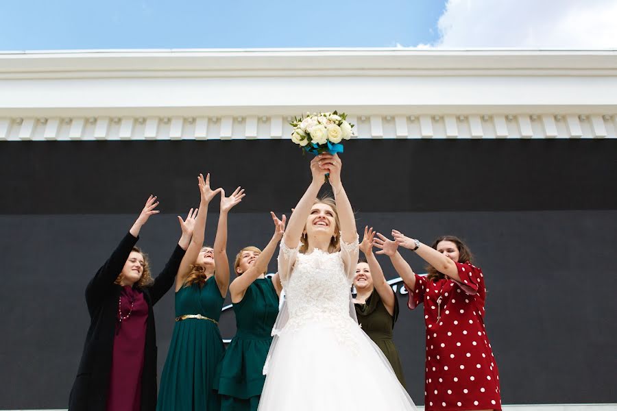 Fotógrafo de casamento Oksana Saveleva (ksusanna). Foto de 28 de setembro 2018