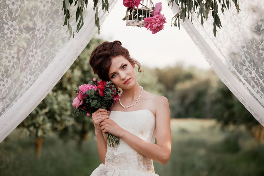 Wedding photographer Yuliya Fedosova (feya83). Photo of 4 June 2014