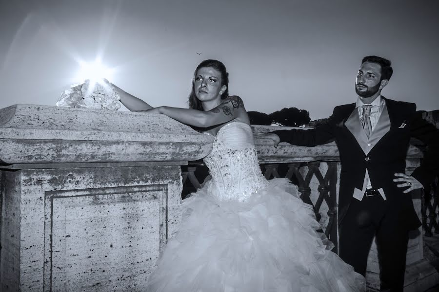 Photographe de mariage Valerio Domenichini (domenichini). Photo du 14 février 2014