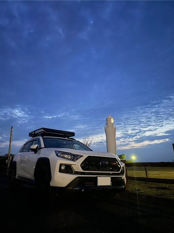 RAV4のRAV4・海・朝日を浴びて✨に関するカスタム事例の投稿画像1枚目