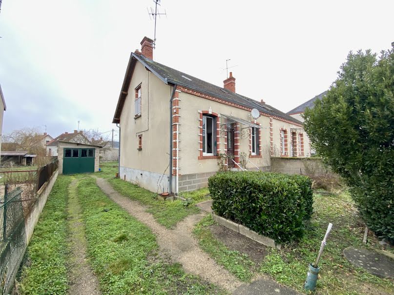 Vente maison 4 pièces 85 m² à Vierzon (18100), 81 000 €