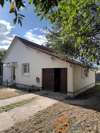 maison à Les Bordes (45)