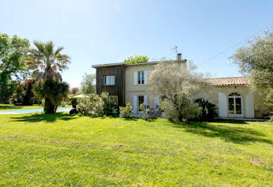 Maison avec piscine et terrasse 13