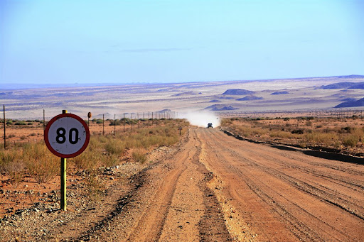 The road from Pofadder to Onseepkans.