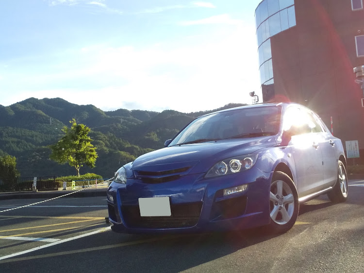 アクセラスポーツの外出はストレスを溜めない程度に自粛を！大人数は×・やっぱりカメラがク○・緊急事態宣言発令・エロフェイスグランプリ・新年一発目はサイドスカートでしたに関するカスタム事例の投稿画像2枚目