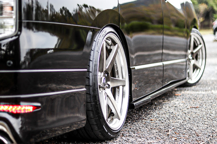 エルグランドの一眼レフ初心者・技術の日産・一眼レフ練習・らみガールズのスポンサーに関するカスタム事例の投稿画像2枚目