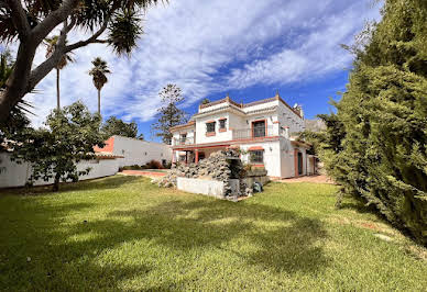 Villa with terrace 11