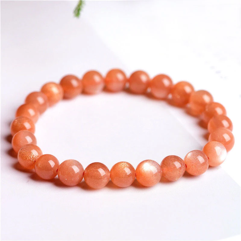 Maansteen kristallen armband voor vrouwen. Bevordert intuïtie en emotionele balans. Prachtige sieraden met kalmerende en beschermende eigenschappen.