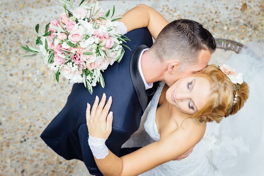 Fotógrafo de casamento Olivier Dilmi (photoliv). Foto de 1 de março 2018