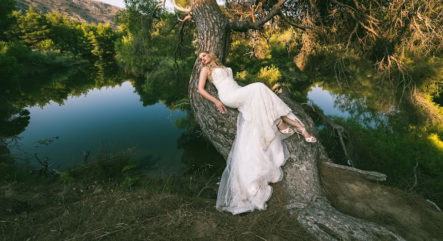 Fotógrafo de bodas Kostas Sinis (sinis). Foto del 24 de julio 2019