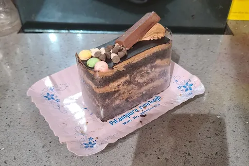 Kitkat Pastry