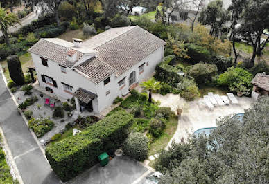 Villa with pool and terrace 3