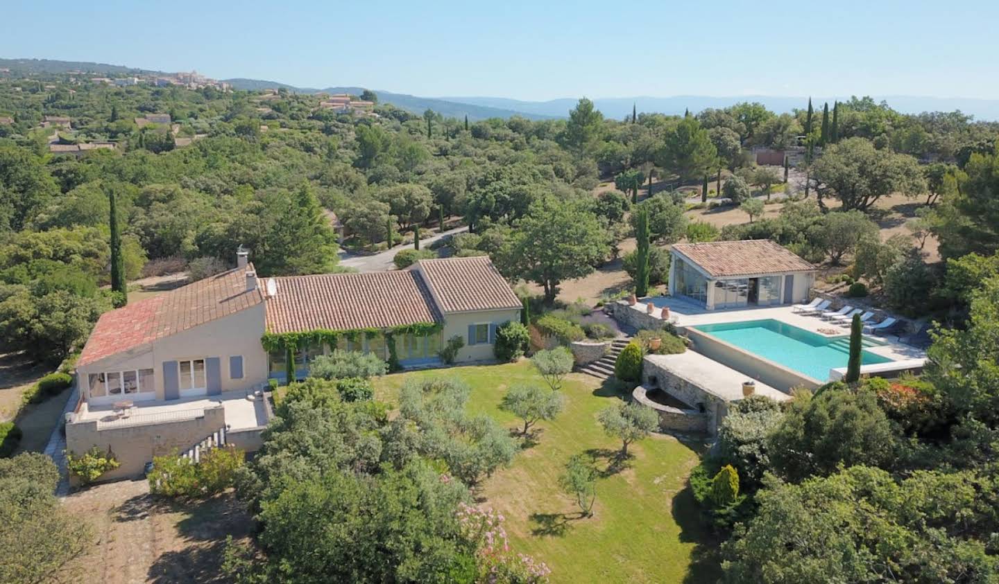 House with pool and terrace Gordes