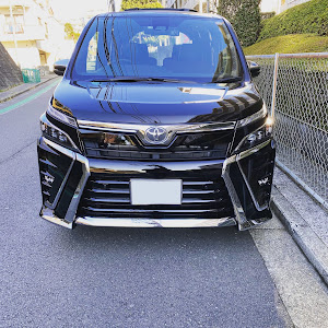ヴォクシー ZRR80W