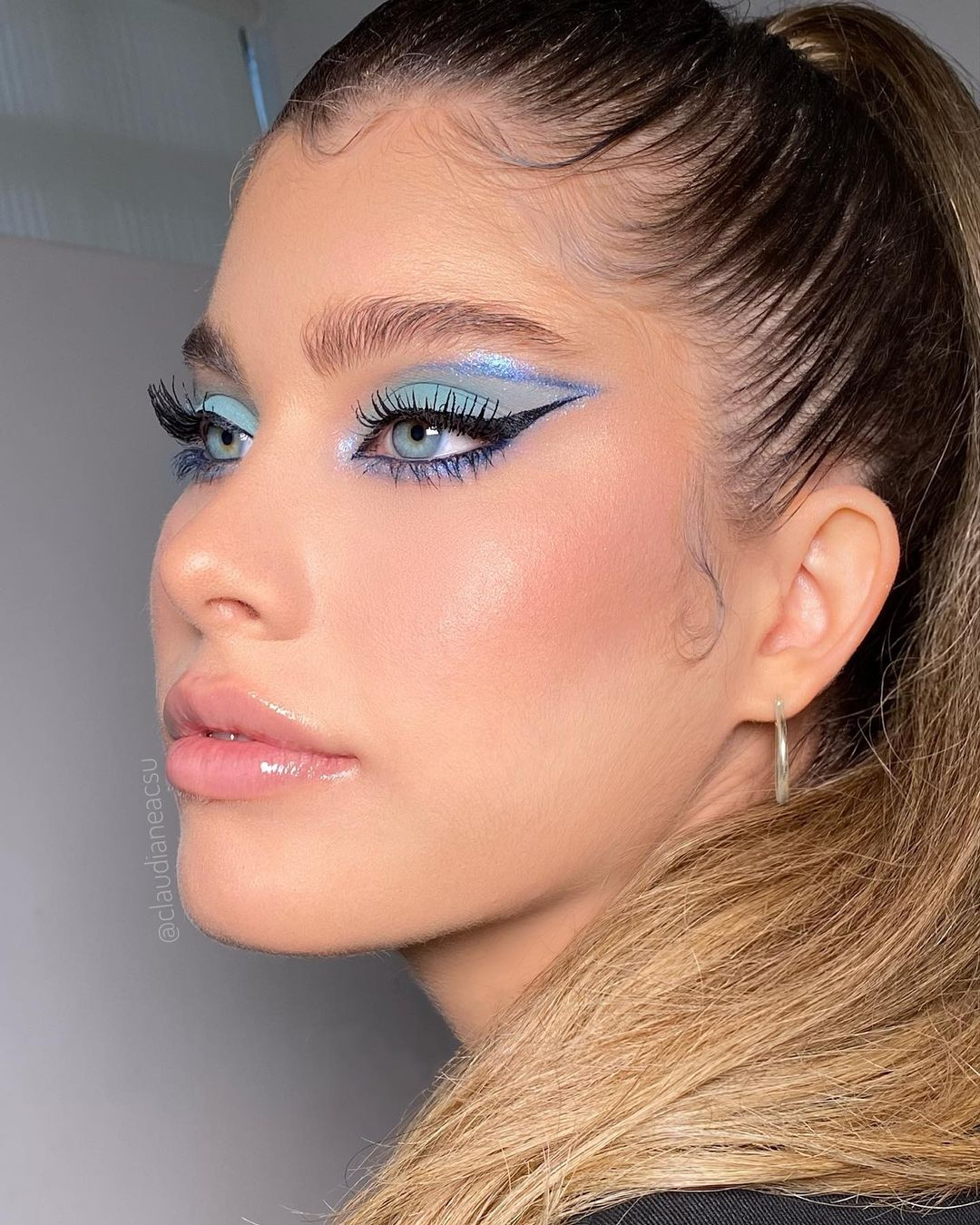 Baby Blue Graphic Eyeshadow