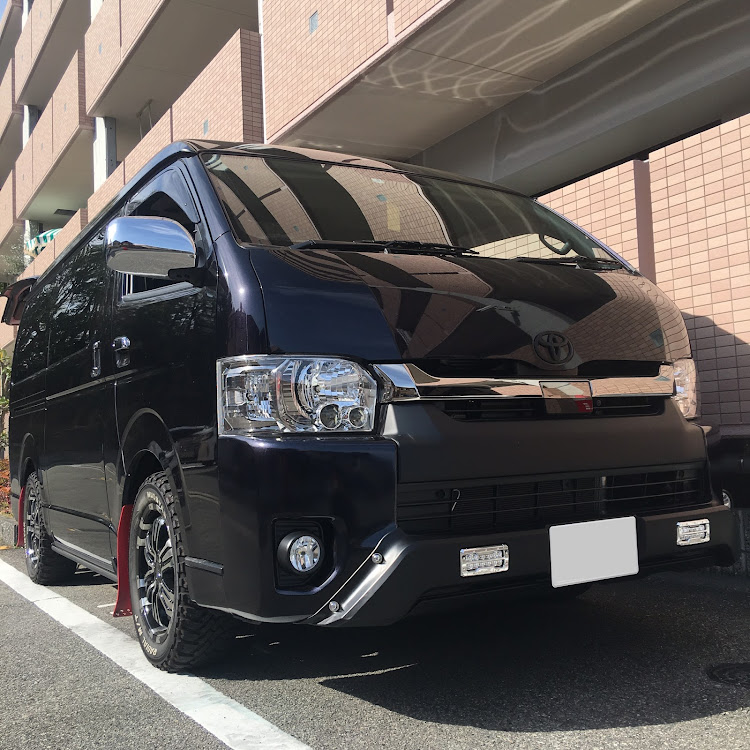 ハイエースのバンパーガードに関するカスタム事例の投稿画像1枚目