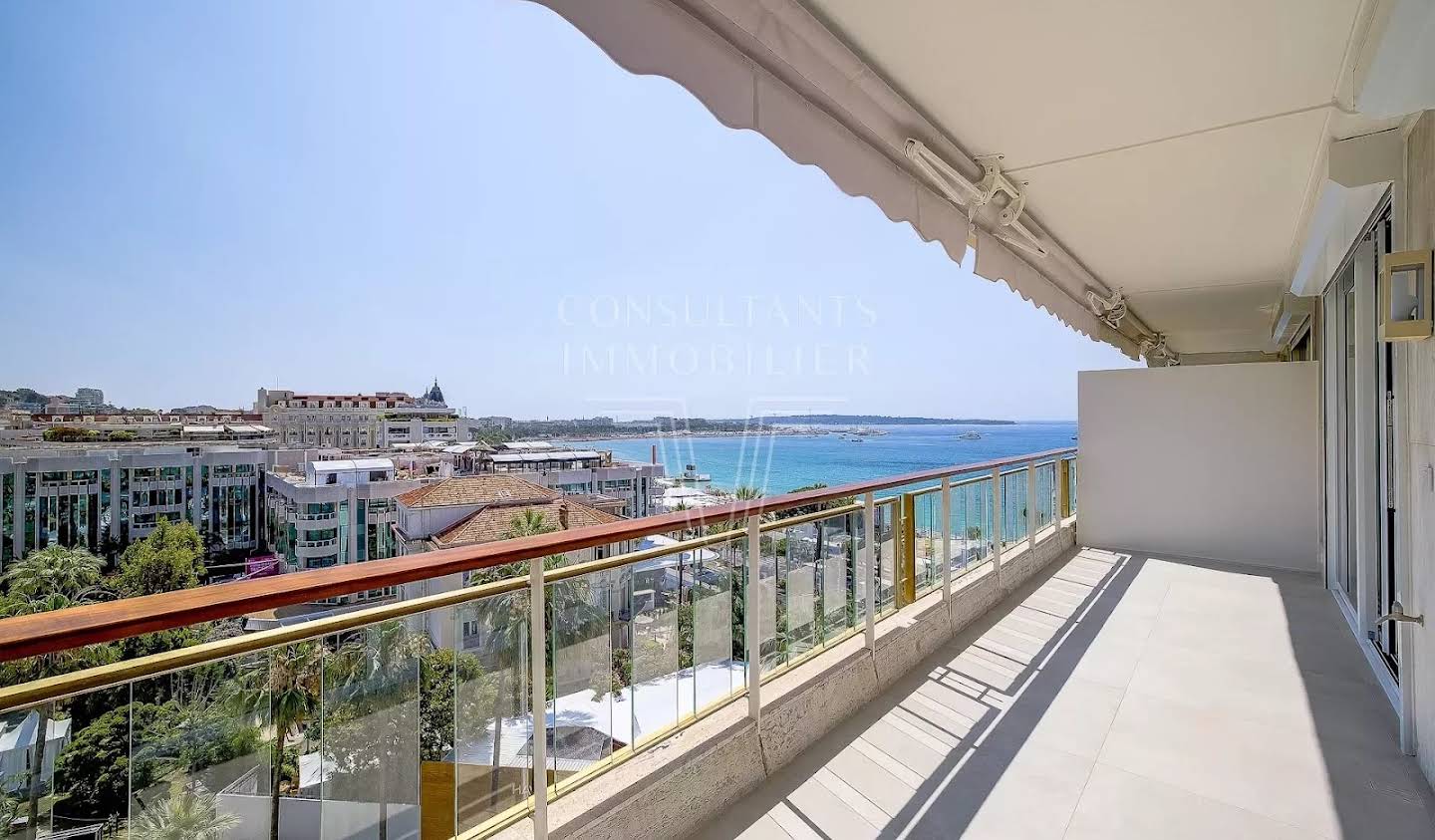 Apartment with terrace Cannes