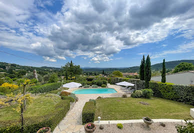 Villa with pool and garden 3