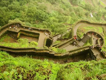 places-to-visit-near-mumbai-monsoon-Lohagad_Fort